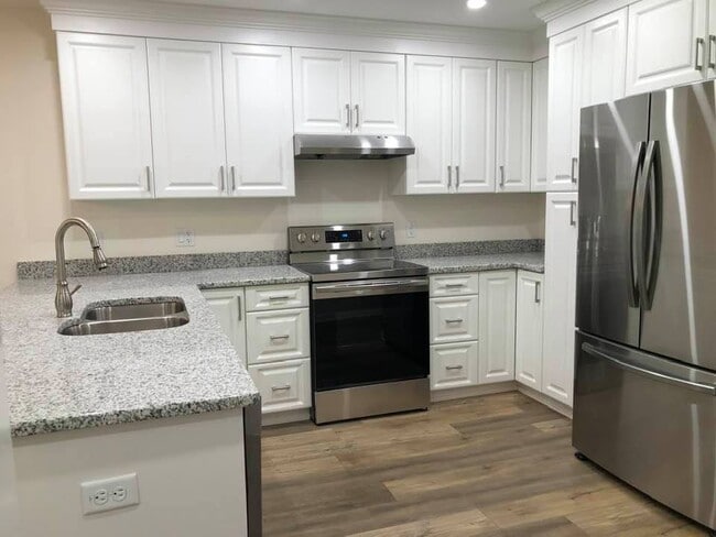 Building Photo - 2809 SE 17th St