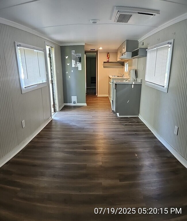 Building Photo - 58 Robinson Ln