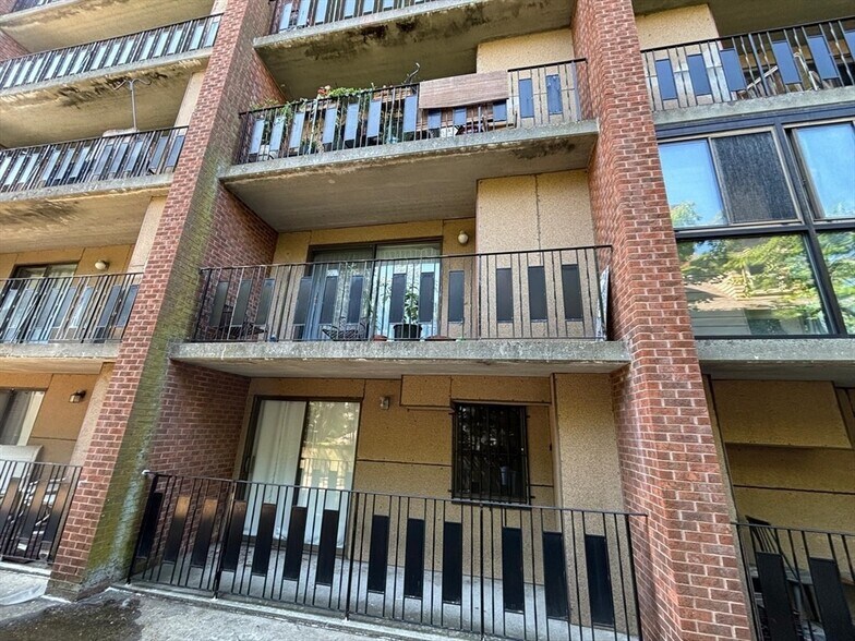 Building Photo - 391 Broadway