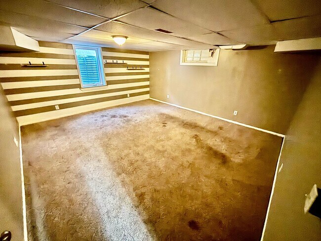 Building Photo - 847 S 60th St