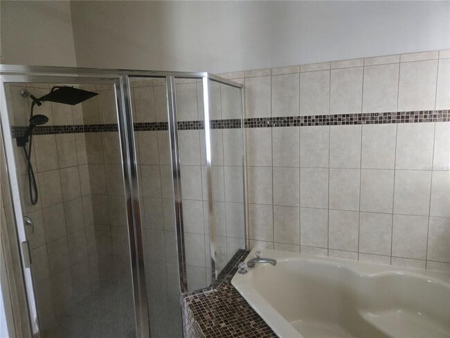 Building Photo - 4939 Solimartin Dr