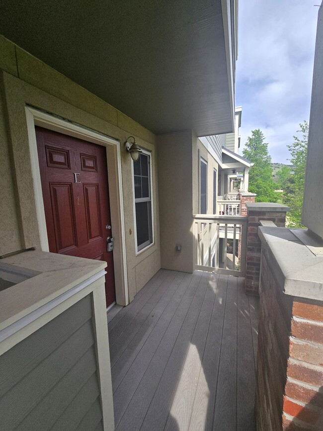 Building Photo - Dakota Ridge 2 Bedroom 2.5 Bath Condo