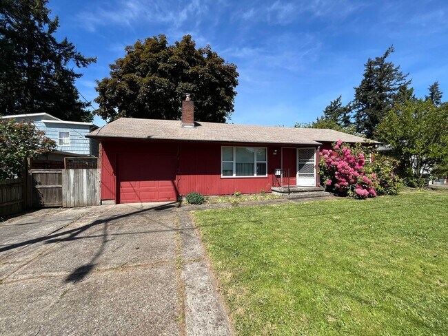 Building Photo - Quaint 2-Bedroom Ranch in Established Neig...