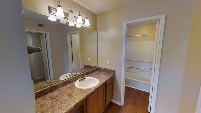Bathroom - Lakestone