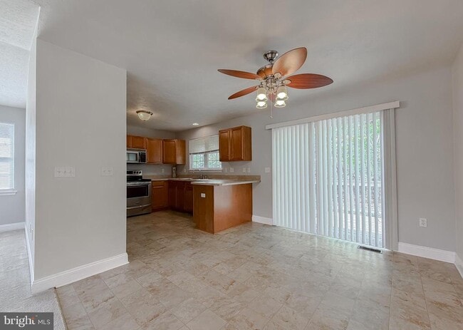 Building Photo - 46231 Sylvan Ct