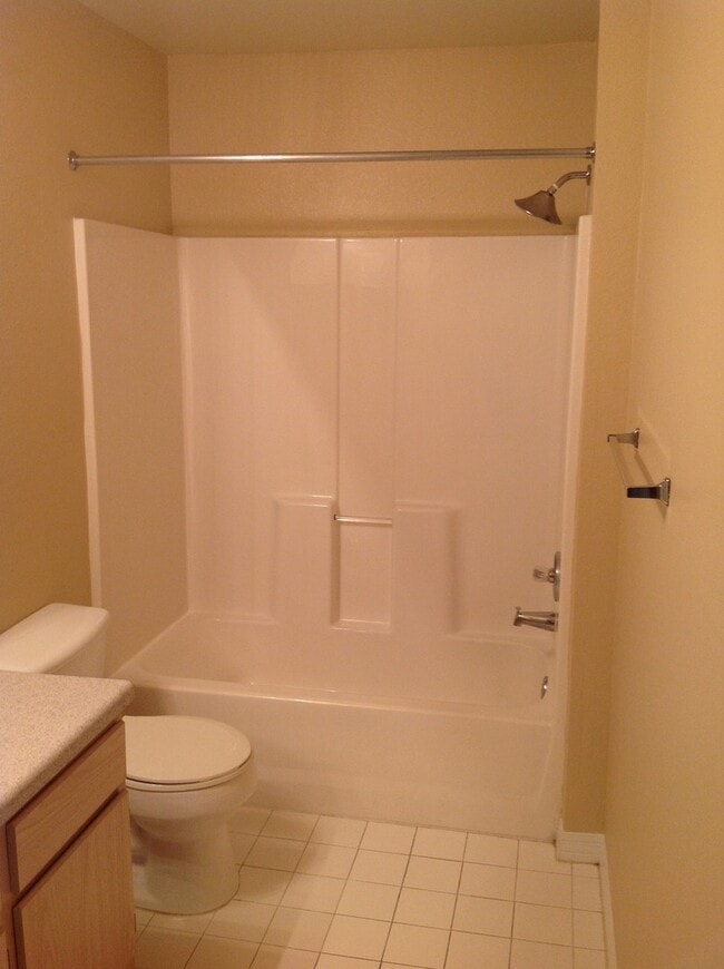 Building Photo - First Floor 2/2 in Gated Cypress Fairway !!