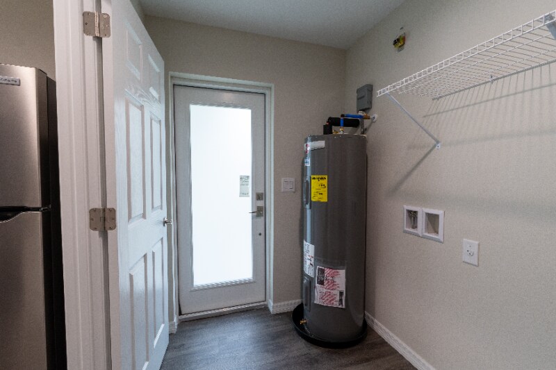 Building Photo - 2021 Fraser St