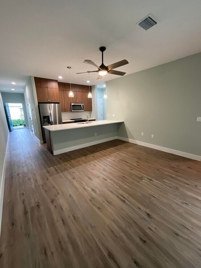 Building Photo - 820 Paddleboard Ct