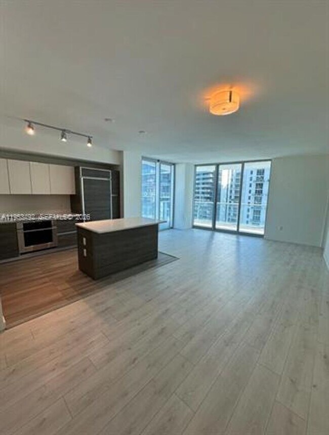 Building Photo - 1100 S Miami Ave