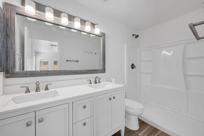 Building Photo - 1125 E Milada Dr