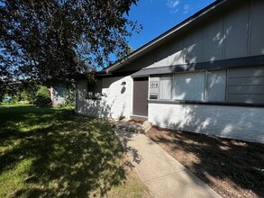 Building Photo - 3 bed, 1 bath Duplex in West Fort Collins