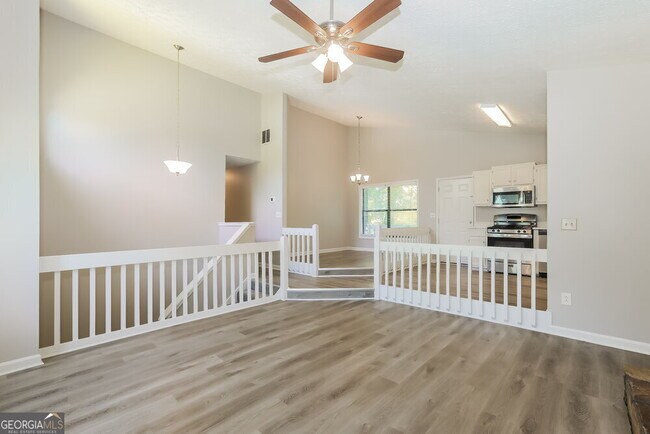 Building Photo - 3684 Linwood Way