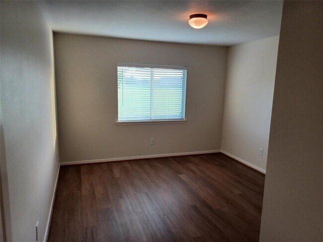 Building Photo - 13414 Beechglen Ln