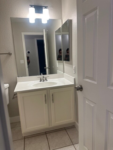 Building Photo - $2,000 For Rent A Lovely 3 Bed 2 Bath 1.673 Sq. Ft. Condo, all One Level Home in Chandler 85225!