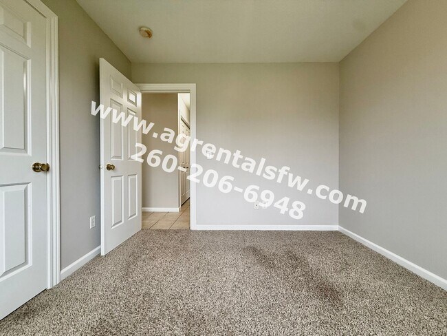 Building Photo - 9668 Pinepark Pass