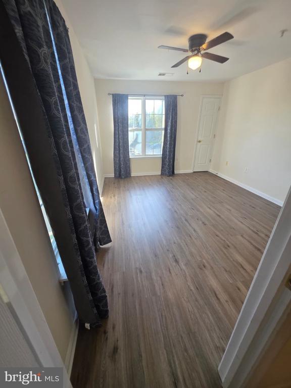 Building Photo - 1055 Gardenview Loop