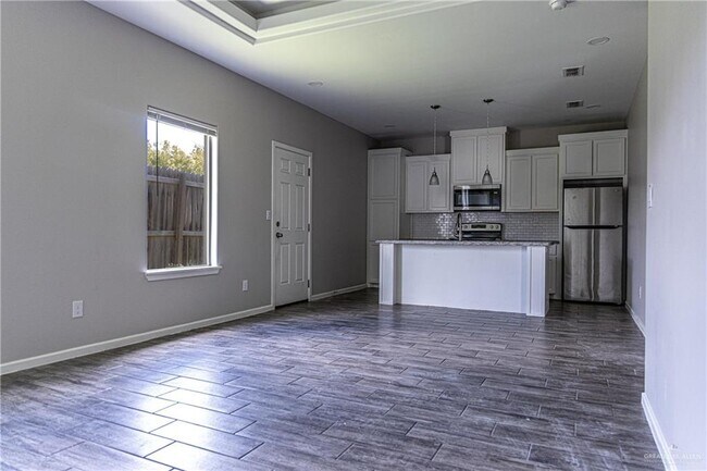 Building Photo - 5808 Sandpiper Ave