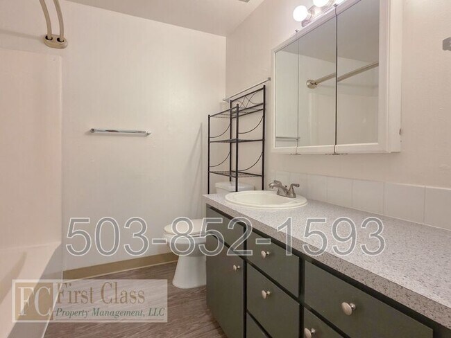 Building Photo - 2326 21st Pl