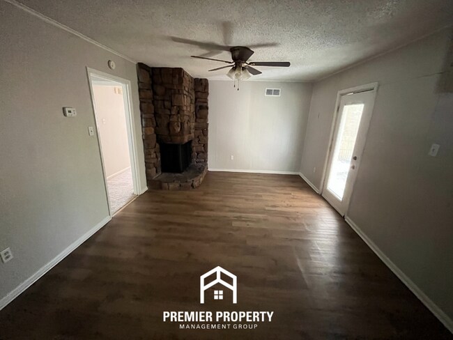 Building Photo - 3821 Oak Lake Ln