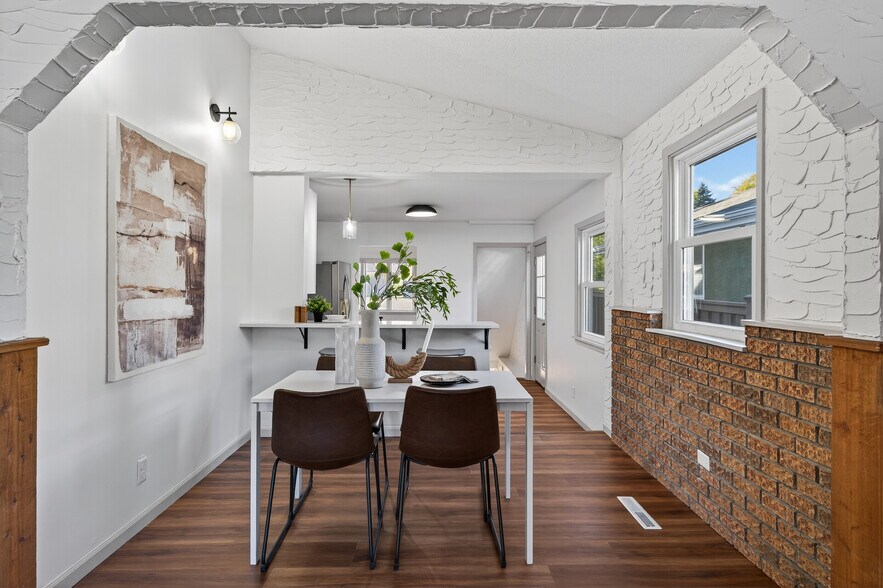 Building Photo - 1205 8th Ave S