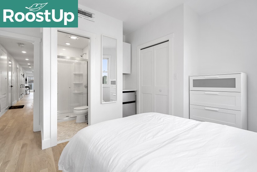 Building Photo - Furnished Bedroom with Private Bath in South Boston