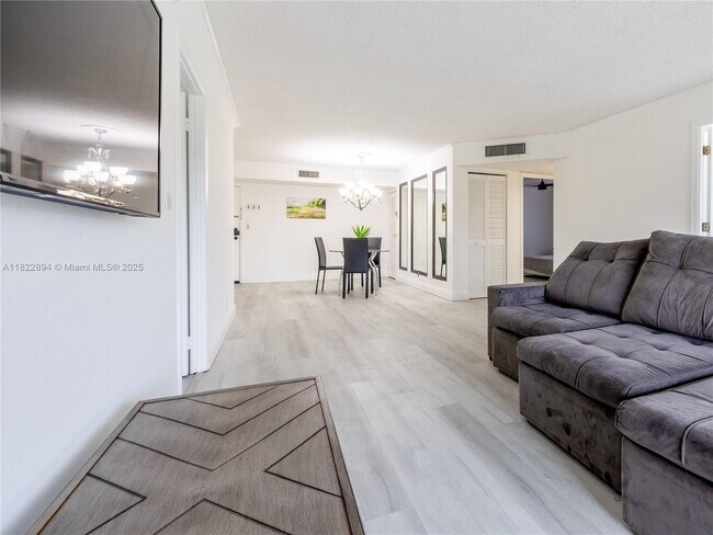 Building Photo - 6300 S Falls Cir Dr