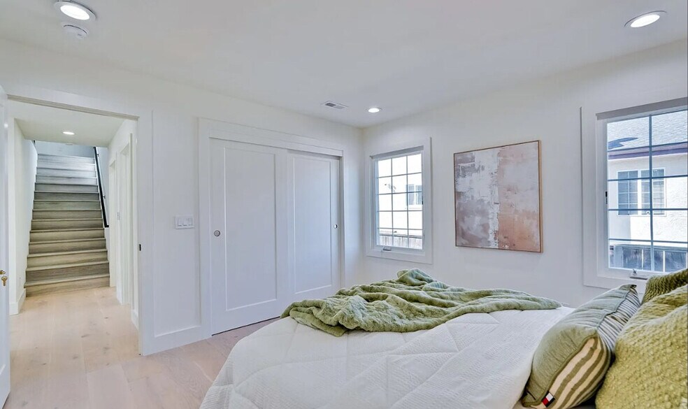 Building Photo - 331 San Antonio Ave