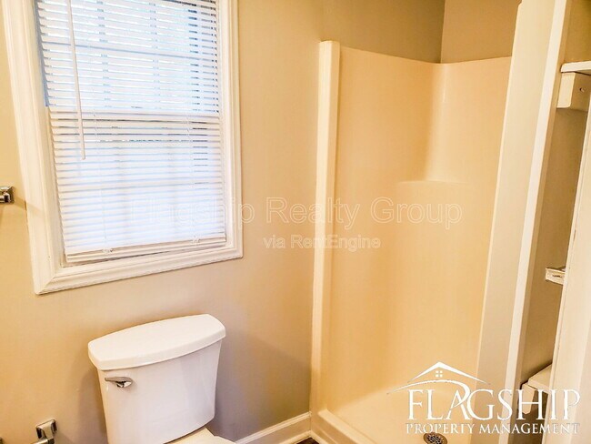 Building Photo - 1204 Franklin Dr