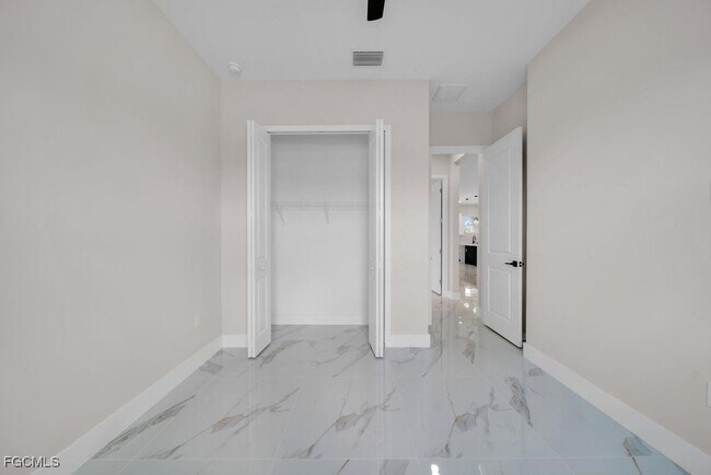 Building Photo - 732 Jack Ave S