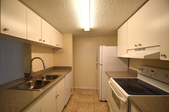 Building Photo - 3421 Winkler Ave
