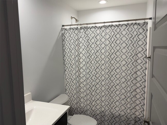 Building Photo - 28712 Woodland Heights Dr