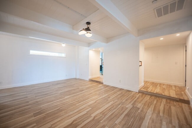 Building Photo - European-inspired Mid-Century Henderson Home!