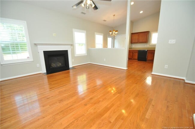 Building Photo - 248 N Honey Springs Ave