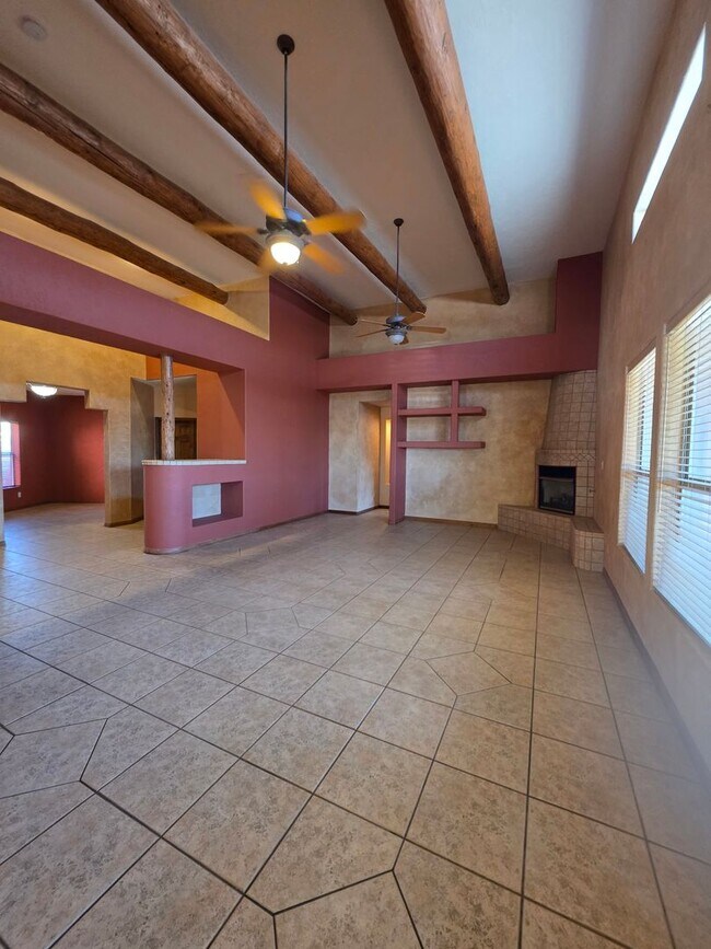 Building Photo - 8152 Eagledancer Ave