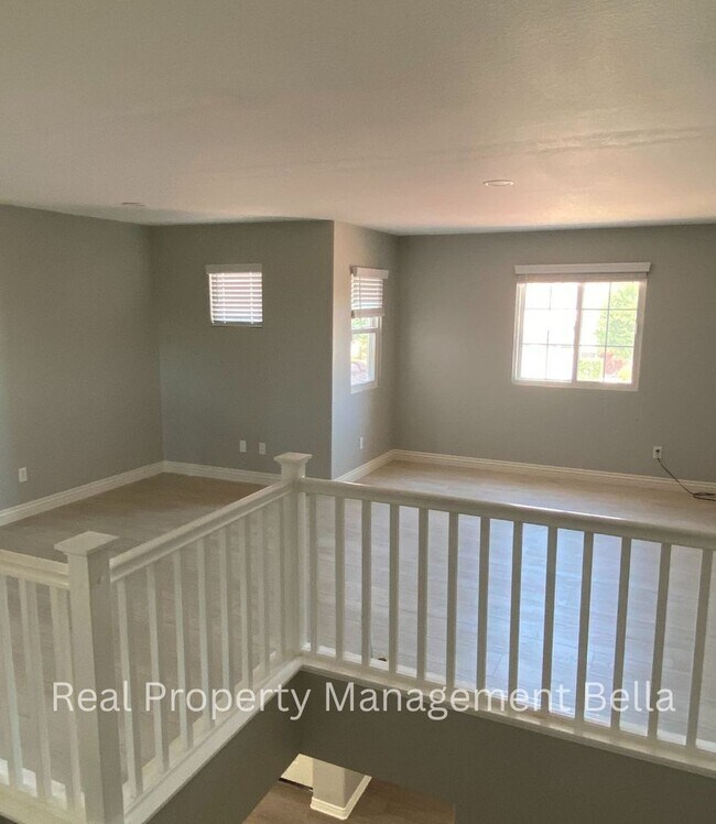 Building Photo - 25249 Silverwood Ln