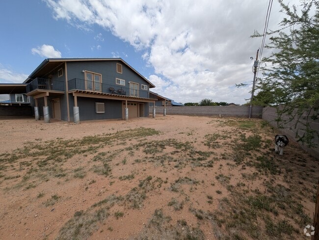 Building Photo - 1737 S Murdock Rd