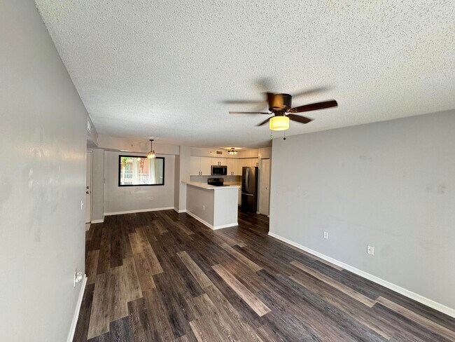 Building Photo - 7896 Sonoma Springs Cir