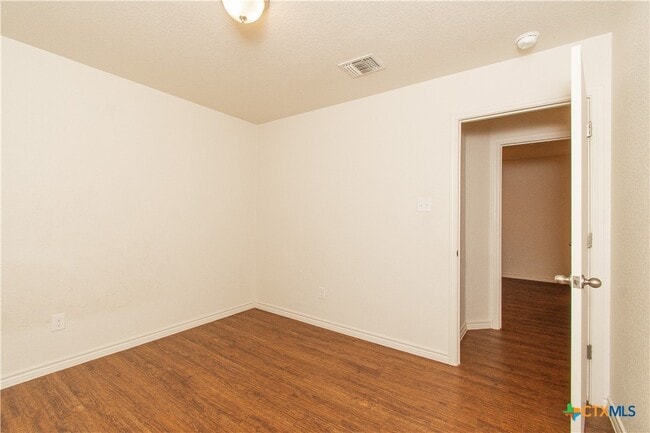 Building Photo - 401 Bonnie Dr