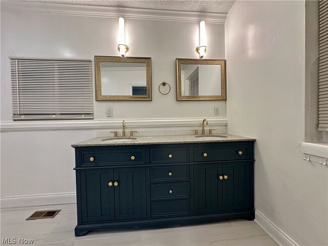 Building Photo - 5636 Hopkins Rd