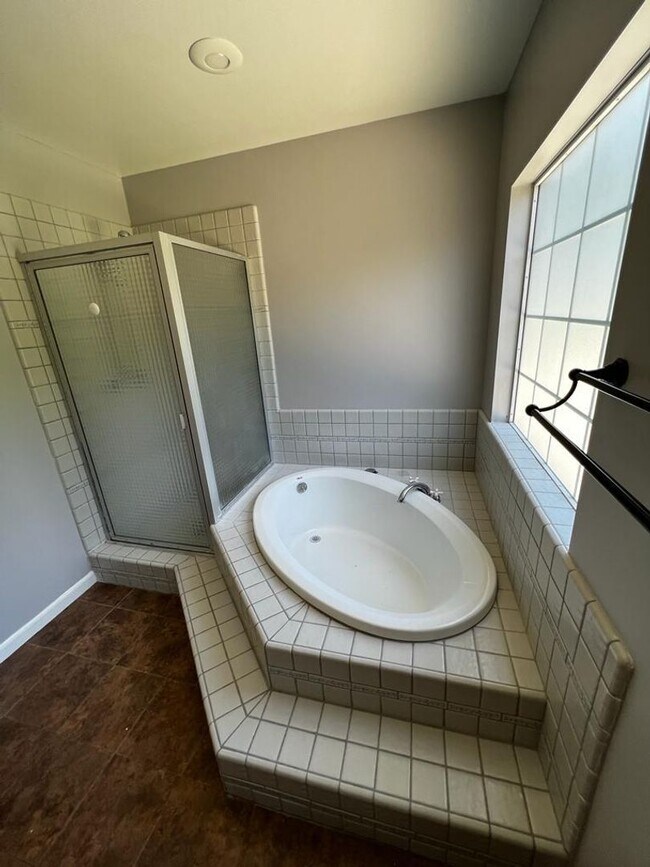 Building Photo - Beautiful 3 bed 2.5 Bath House- La Crescenta/Glendale