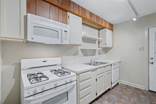 Building Photo - 1511 Alguno Rd