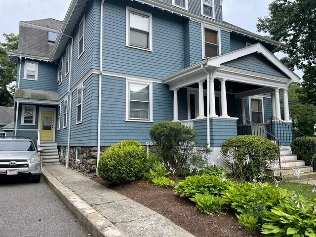 Building Photo - 308 Cabot St