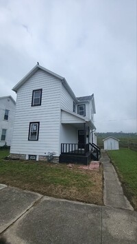 Building Photo - Nicely updated 3 bedroom 1 1/2 bath home!