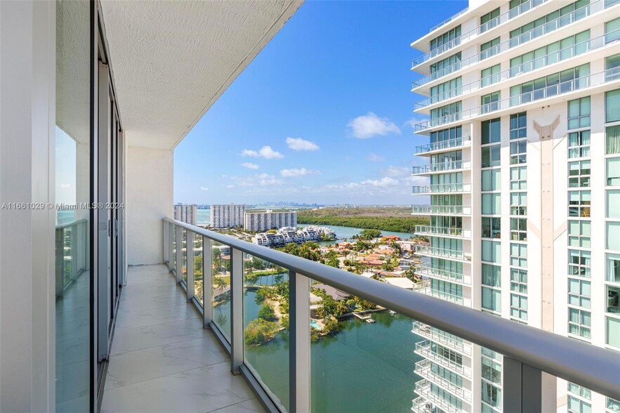 Building Photo - 300 Sunny Isles Blvd