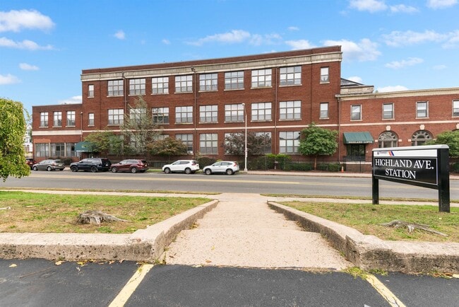 Building Photo - 350 Scotland Rd
