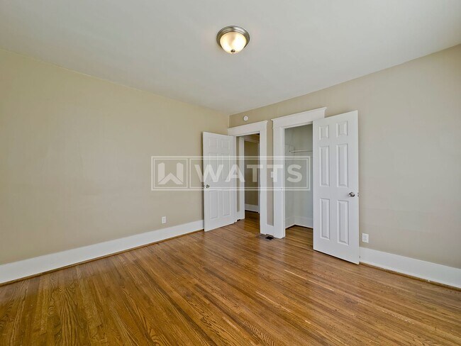 Building Photo - 3 Bedroom House in Eastlake Community