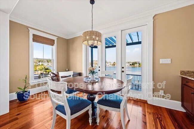 Building Photo - 1597 Rivertowne Country Club Dr