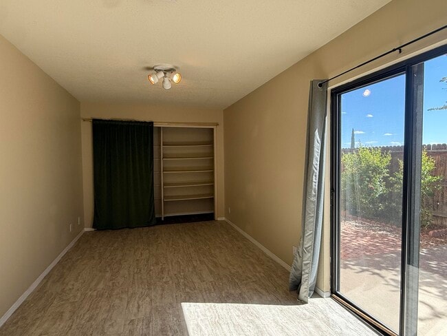 Building Photo - 7200 Whippoorwill Ln NE