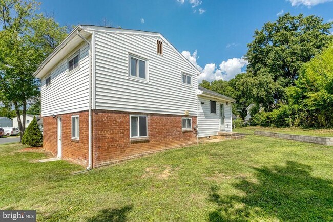 Building Photo - 13208 Aldrin St