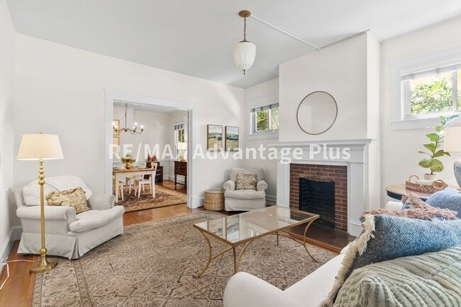 Building Photo - Spacious home located in The Avenues